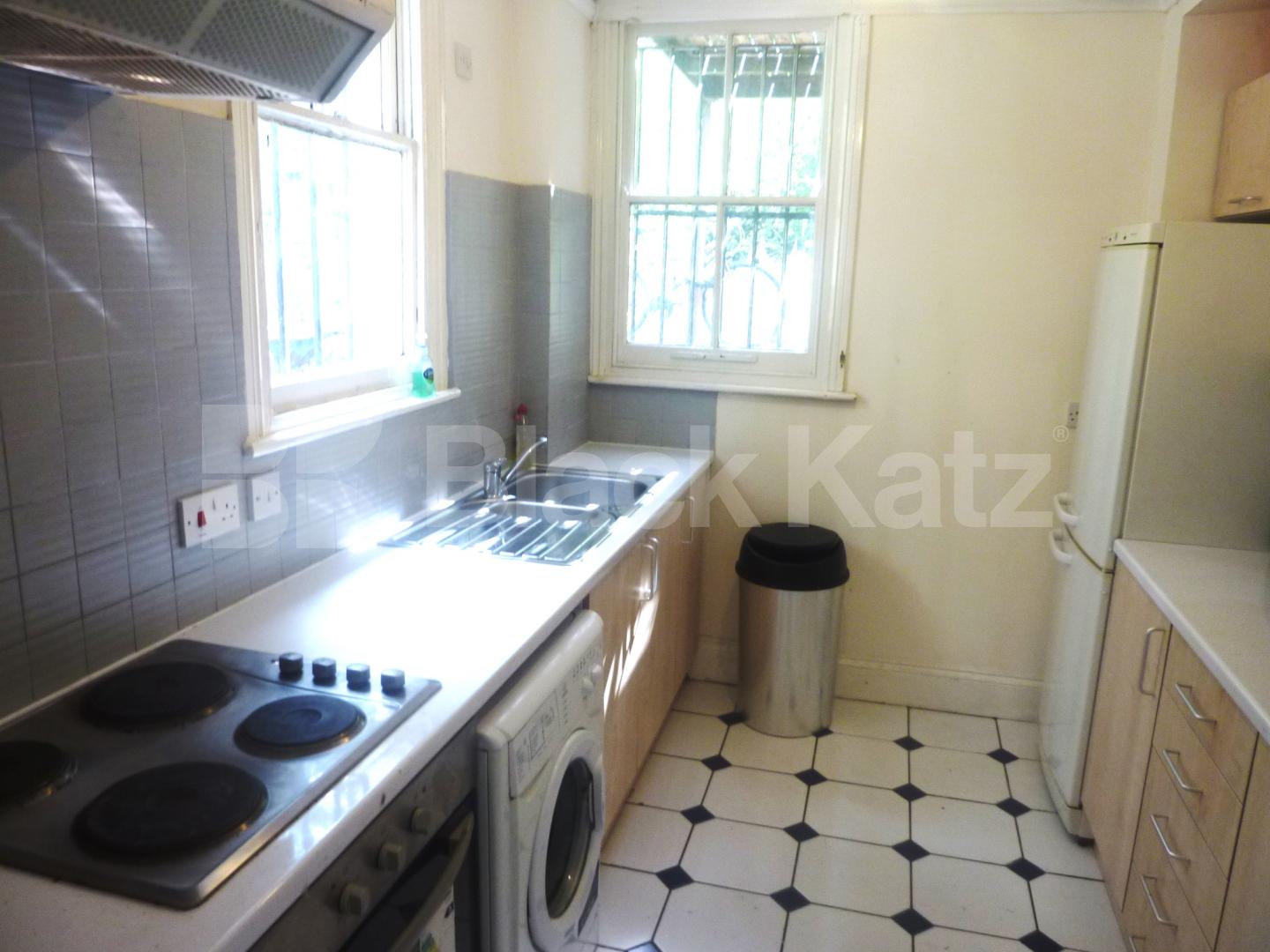 			NEW INSTRUCTION!, 3 Bedroom, 1 bath, 1 reception Flat			 Hillmarton Road, CALEDONIAN ROAD 